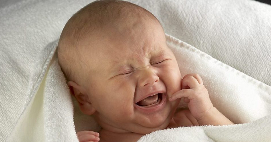 Причины плача новорожденного